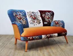 Gobelin Sofa - Honey Bee