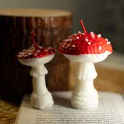 Handmade Mushroom Candles Red Amanita & Oyster Cluster - thumbnail 2