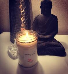 Hand Poured 100% Soy Wax Candles. Made With All Natural Essential Oil & Fragrance Oils. Cotton WickLong LastingClean Burn - thumbnail 1