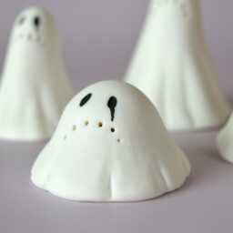 Spooky Ghost Sculpture Ceramic Grim Frowning - thumbnail 3