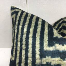 Handwoven Silk Ikat Pillow Cover 16x16, Decorative Cushion - thumbnail 3