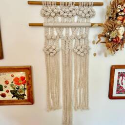 White Macrame Wall Hanging - Bamboo, Decorative Knots - thumbnail 2