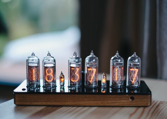 In-14 Nixie Clock in Slim Wooden Enclosure With A Plastic Top Cover - image 1