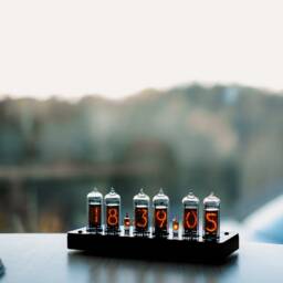 In-14 Nixie Clock in Slim Wooden Enclosure With A Plastic Top Cover - thumbnail 3