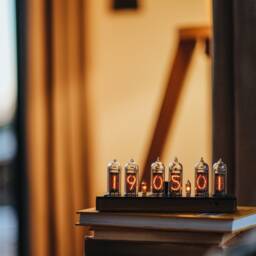 In-14 Nixie Clock in Slim Wooden Enclosure With A Plastic Top Cover - thumbnail 2