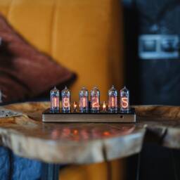 In-14 Nixie Clock in Slim Wooden Enclosure With A Plastic Top Cover - thumbnail 4