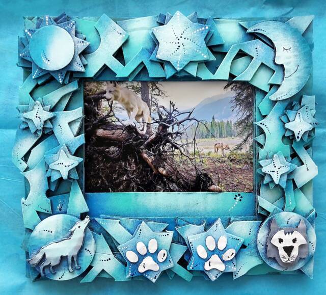 Handcrafted Wolf Photo Frame Rustic Recycled Materials, 4x6