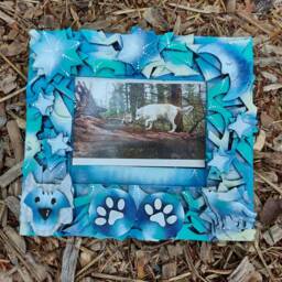 Handcrafted Wolf Photo Frame Rustic Recycled Materials, 4x6 - thumbnail 2