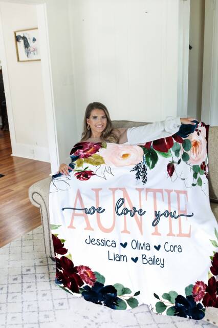 Personalized Aunt Blanket, Auntie Christmas Gift, Floral Style Gift For Grandparent, Birthday - image 1