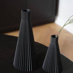 Vase V Black Waterproof Minimalist Modern Vases 3D Printed Made Of Bioplastic - thumbnail 3