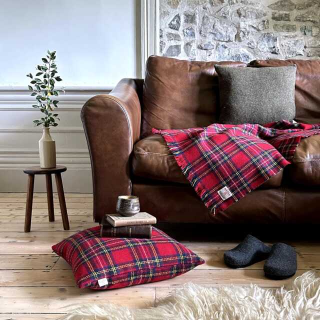Harris Tweed Royal Stewart Tartan- Luxury Pure Wool Lap Blanket - 75x100cm/30x39 - image 1