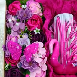 Medium Gift Box With Soap Roses & A Carved Candle Gift For Her Mother's Day Wedding Birthday Valentine's Luxury Handmade Soap Bouquet - thumbnail 3