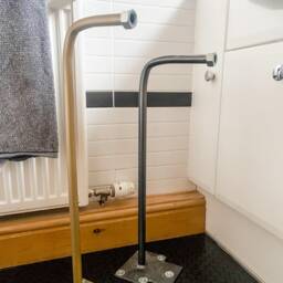Industrial Steel Bathroom Decor - Toilet Roll Holder - thumbnail 2