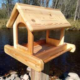 Large Post Mount Fly Through Platform Bird Or Squirrel Feeder Cedar Wood - thumbnail 4