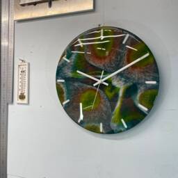 33cm Dark Green Copper & Moss Abstract Modern Resin Wall Clock, Unusual Decor, Unique Clocks - thumbnail 3