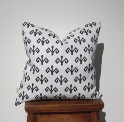 African Print Pillow Cover/Black White Mud Cloth Boho Throw Tribal Sofa Outdoor Cushion - thumbnail 1
