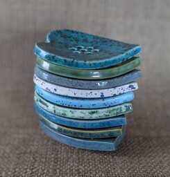 Ceramic Heart Shaped Soap Dish - Coastal Colours - thumbnail 1