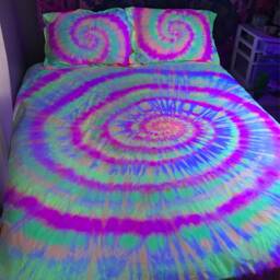 Black Light Reactive Tie Dye Bedding Set - Rave Decor - thumbnail 3