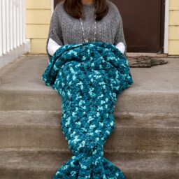 Super Soft Mermaid Tail Blanket Cozy Cuddle Blanket - thumbnail 3