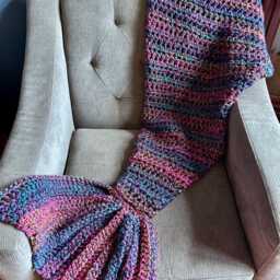 Super Soft Mermaid Tail Blanket Cozy Cuddle Blanket - thumbnail 4
