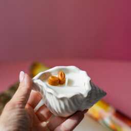Handmade Soy Candle in Shell Dish Coffee Bean Topped, Reusable Trinket Holder - thumbnail 4