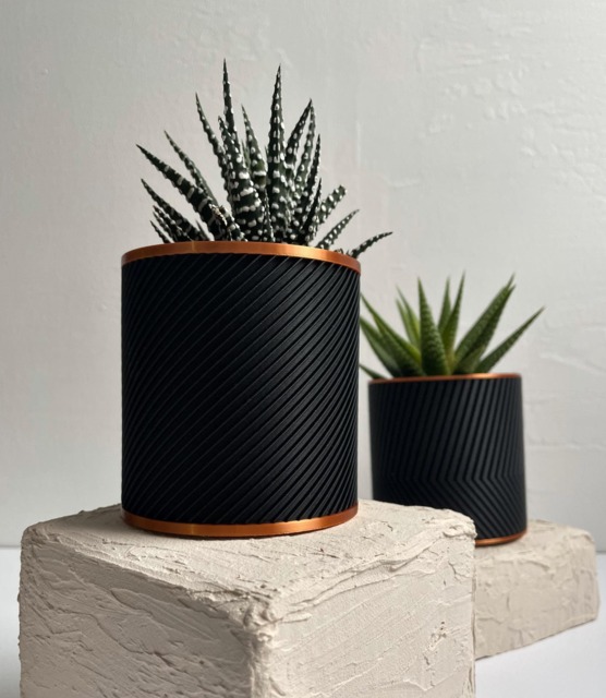 Indoor Planter - Ribbed Pot Black & Copper House Plants - image 1