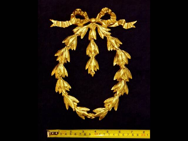 Large Gilt Or White French Style Decorative Wall Furniture Moulding Pediment Plastic Decoration - image 1