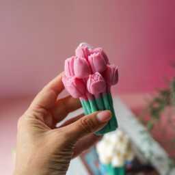 Tulip Bouquet Soy Wax Candle Handmade Vegan Home Decor - thumbnail 2