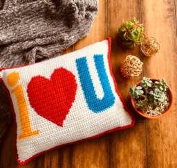 I Heart U Crochet Pillow Pattern - thumbnail 1