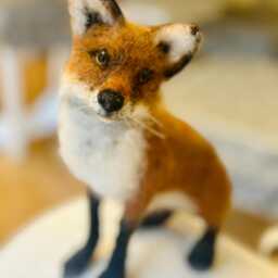 Realistic Needle Felted Red Fox Sculpture - Handmade Felt Figurine, Woodland Animal Decor, Lover Gift - thumbnail 2