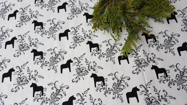Dala Horse Tree Skirt, Christmas Monochrome Skirt - image 1