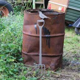 Rusty Metal Blackbird On Fork, Garden Art Sculpture - thumbnail 3