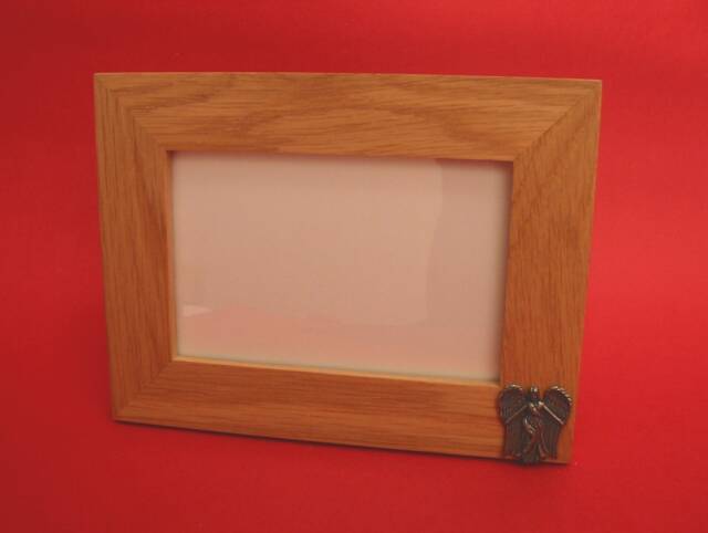 "Guardian Angel Design Real Oak Picture Frame 4"" X 6" - image 1