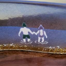 Bobble Hat Couple Wave - thumbnail 3