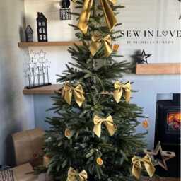 Luxury Handmade Gold Velvet Christmas Tree Bow Collection - thumbnail 2