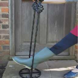 The Pamphill Tall Boot Jack - Double-Handed Wrought Iron Free-standing Puller Fully Welded Mud-Room Tool Made in UK - thumbnail 3