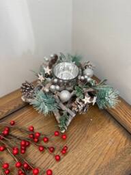 Christmas Star T-Light Holder, Traditional Green & Silver Pinecone, Wooden Log Display, Woodland Center Piece Table Decoration