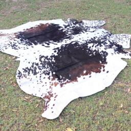Cow Hide Rug - Brown & White Tricolor Cowhide Brazilian Leather Area Hair On Skin For Home Decor - thumbnail 4