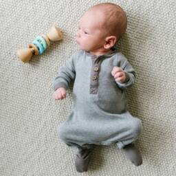 Colorblock Wooden Baby Rattle With Silicone Rings - thumbnail 2