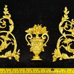 Large Ornate Applique Gilt Or White French Style Decorative Wall Furniture Onlay Moulding Pediment Plastic Decoration - thumbnail 3