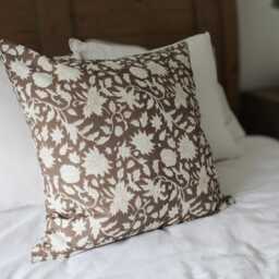 Floral Farmhouse Cushion Cover Brown & White Cotton Throw Pillow 55x55cm - thumbnail 3