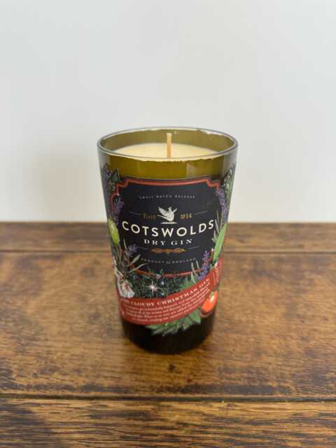 Cotswolds Gin Bottle Candle - Lemongrass & Ginger Scented Soy Wax 90 Hours - image 1
