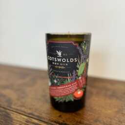 Cotswolds Gin Bottle Candle - Lemongrass & Ginger Scented Soy Wax 90 Hours - thumbnail 2