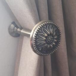Curtain Tie Back - Antique Brass Flower Hook, Metal Holdback, Vintage Drapery - Set Of 1 - thumbnail 4