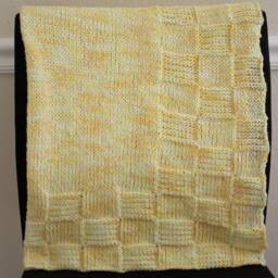 Hand Knit Baby Blanket - Sunshine Yellow - thumbnail 3