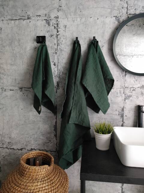 Dark Emerald Linen Bath Towel, Heavyweight Softened - image 1