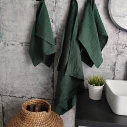 Dark Emerald Linen Bath Towel, Heavyweight Softened - thumbnail 2