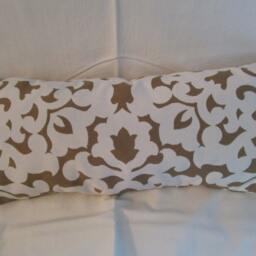 Beige & White Ornate Pillow - thumbnail 3