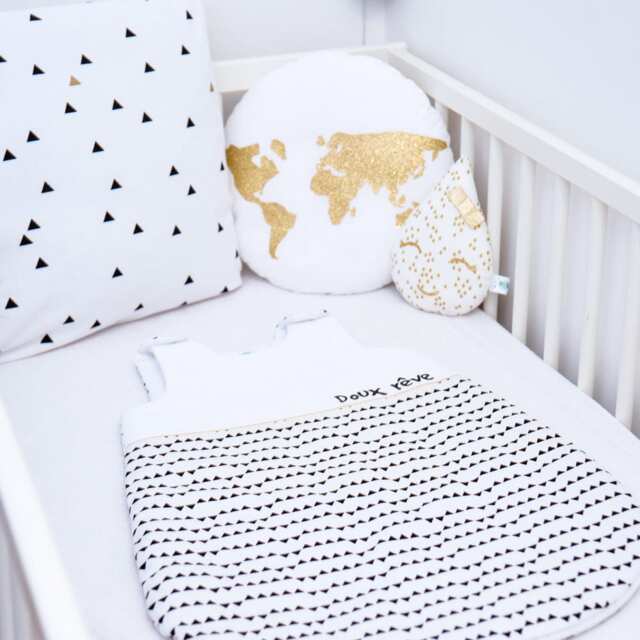 Cushion World - World Map/World Map - image 1