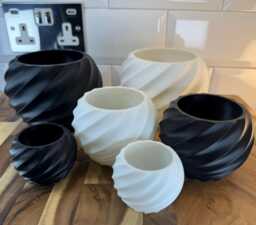 Sleek Spiral Plant Pot - 3D Printed Modern Bonsai & Indoor Planter